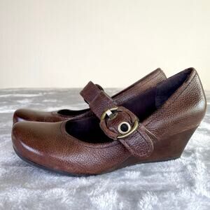 Beartrap Womens Pumps Sz 9 Mary Janes Witchy Whimsigoth Genuine Leather Wedge